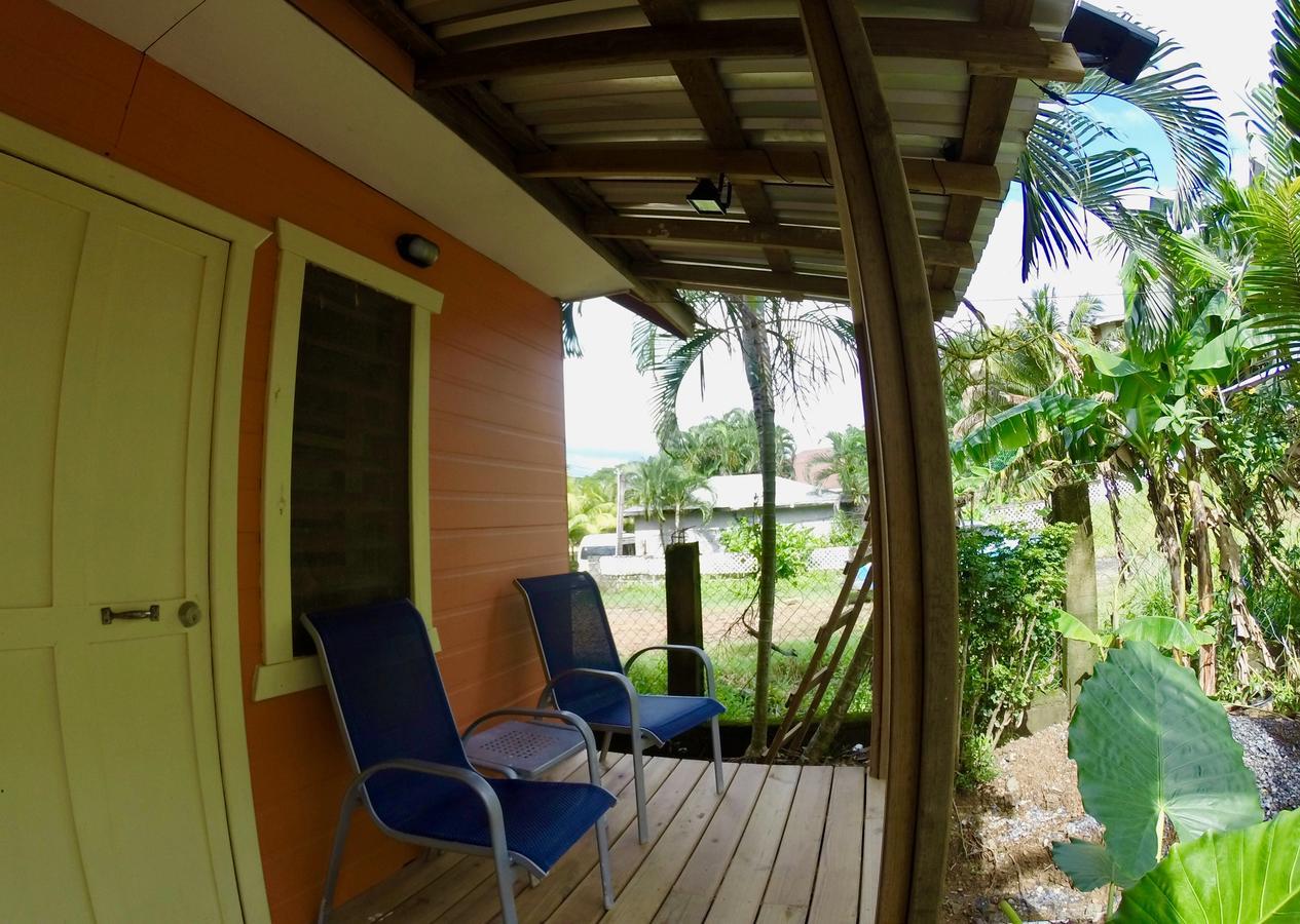 Roatan Backpackers' Hostel Sandy Bay Екстер'єр фото