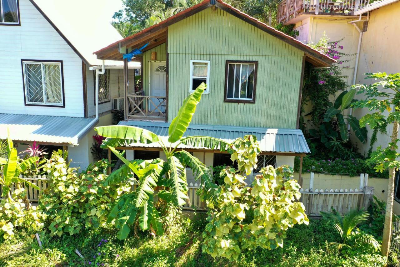 Roatan Backpackers' Hostel Sandy Bay Екстер'єр фото